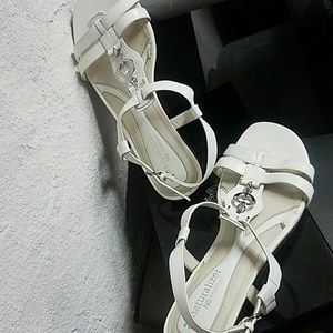 White leather, small wedge naturalizer sandals